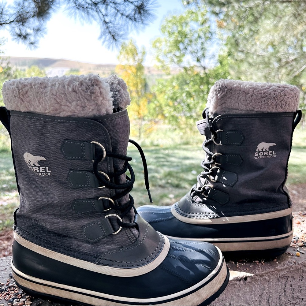 Women’s Gray Sorel 8-1/2 Boots